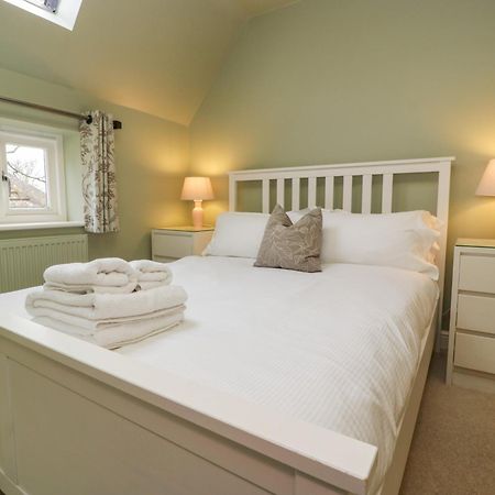 3 Painters Field Villa Cirencester Exterior photo