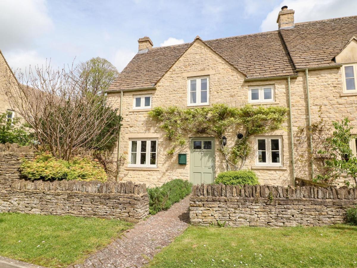 3 Painters Field Villa Cirencester Exterior photo
